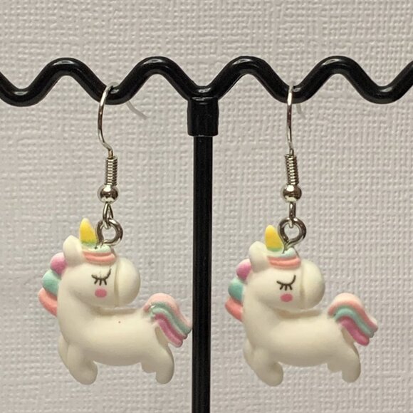 Unicorn Earring, Gift Idea, Unicorn Jewelry, Cute Earrings, Silly Earrings, Fun - Picture 4 of 5